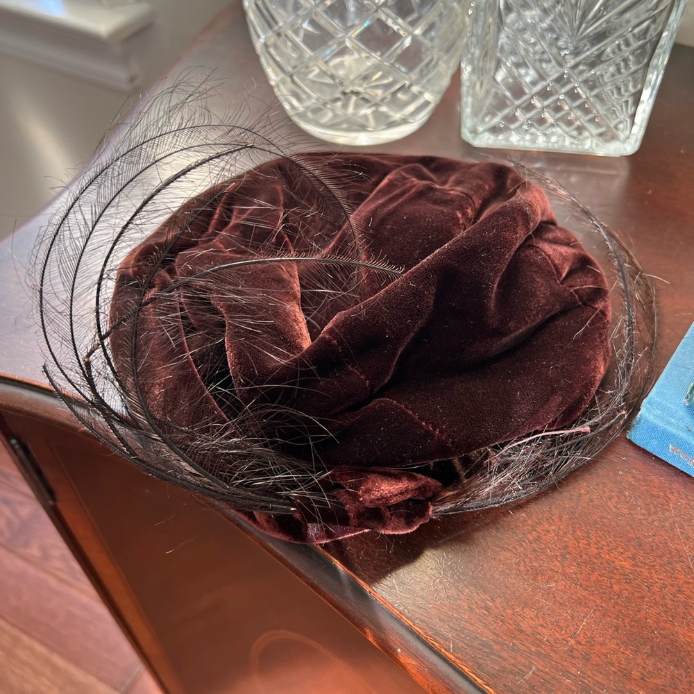 Vintage 1930s Velvet Hat with Feathers